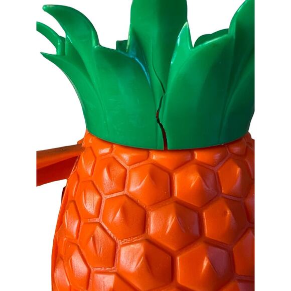 Vintage 1970s Minerware Pineapple Drink Pitcher 6 Cups Plastic Hawaiin Kitschy - Picture 3 of 9